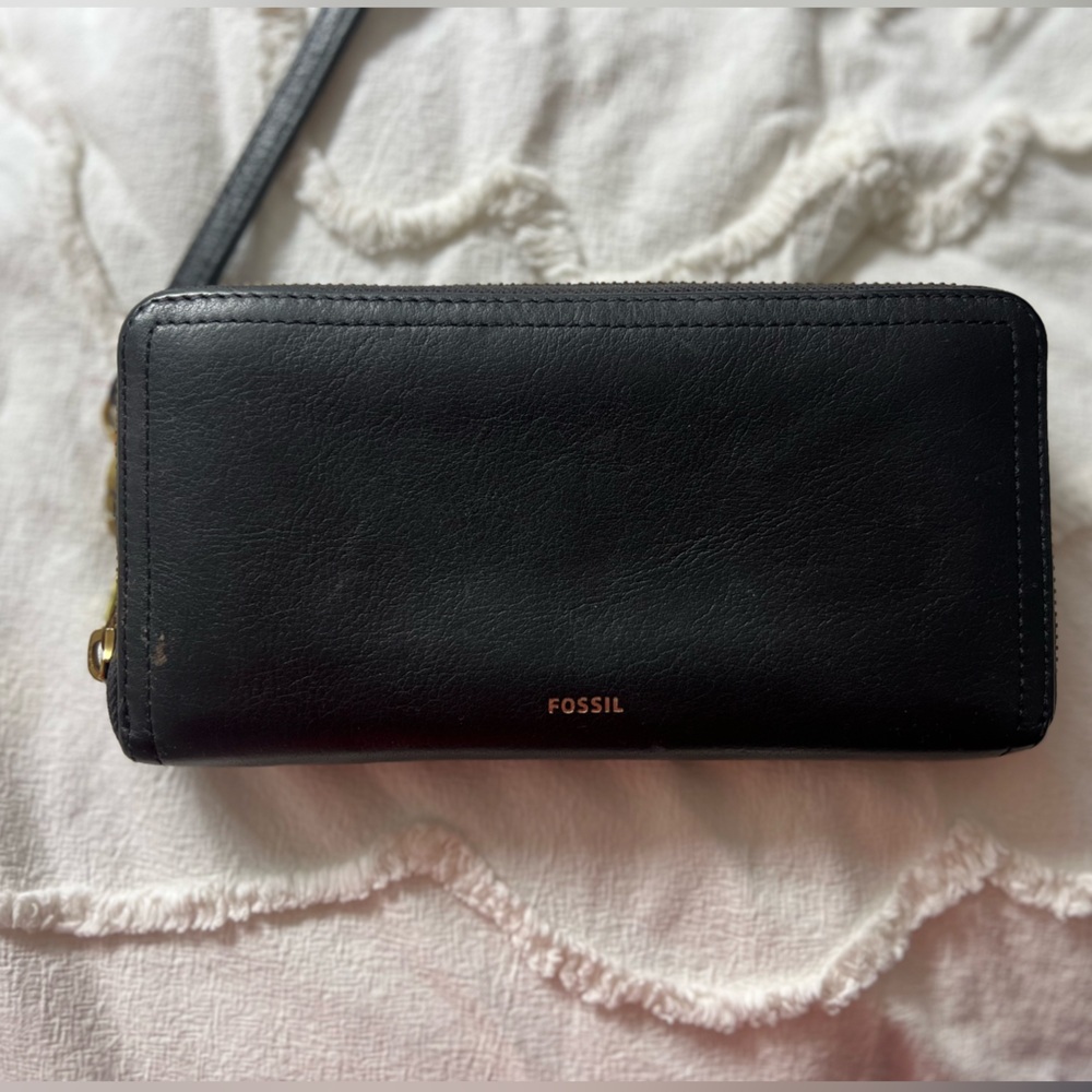 Fossil Black Leather Zip Wallet